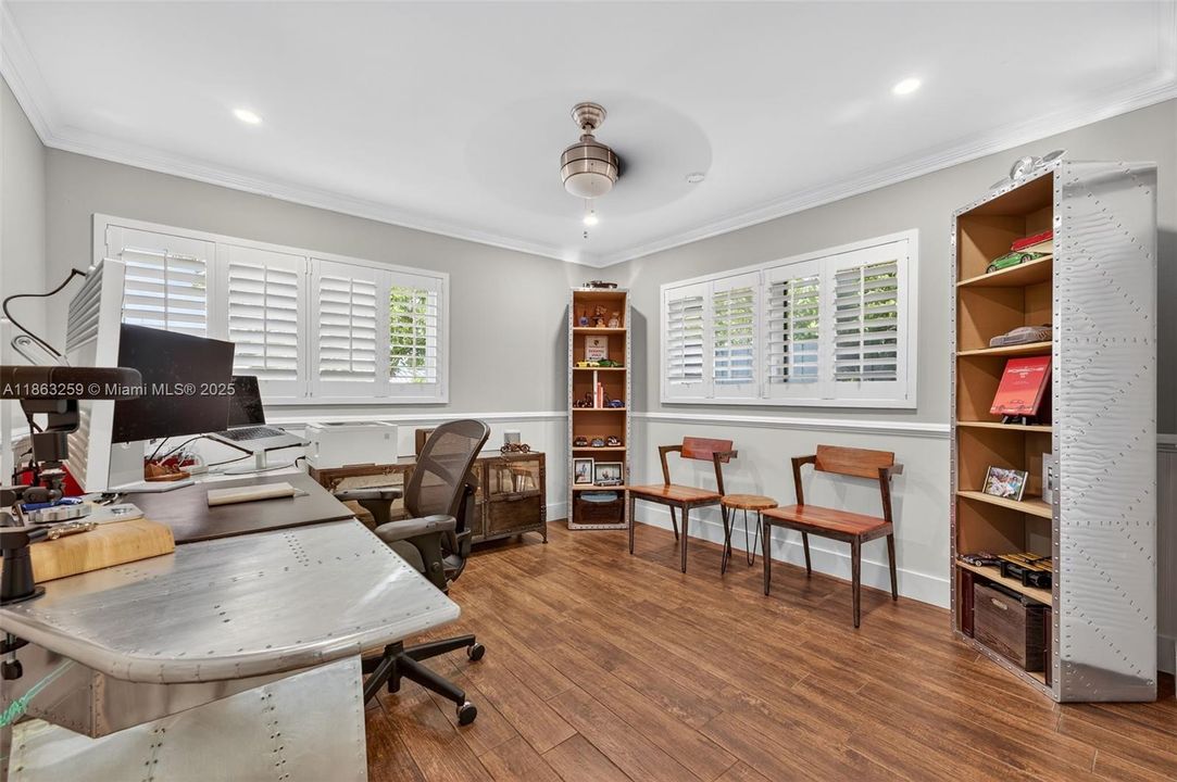 For Sale: $1,777,000 (3 beds, 2 baths, 1988 Square Feet)