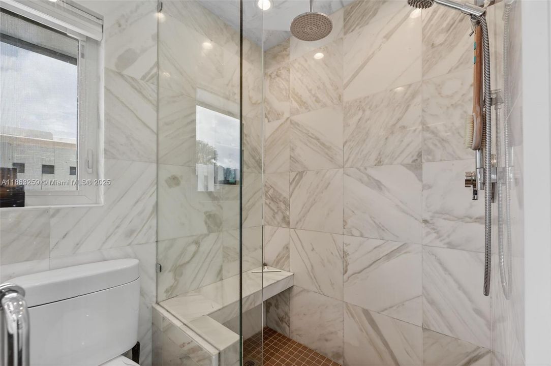 For Sale: $1,777,000 (3 beds, 2 baths, 1988 Square Feet)