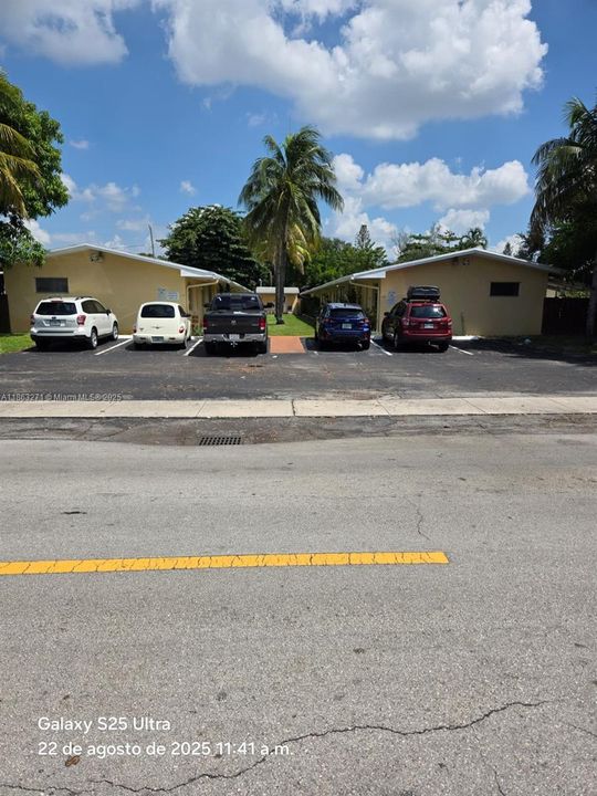 For Sale: $149,900 (1 beds, 1 baths, 600 Square Feet)