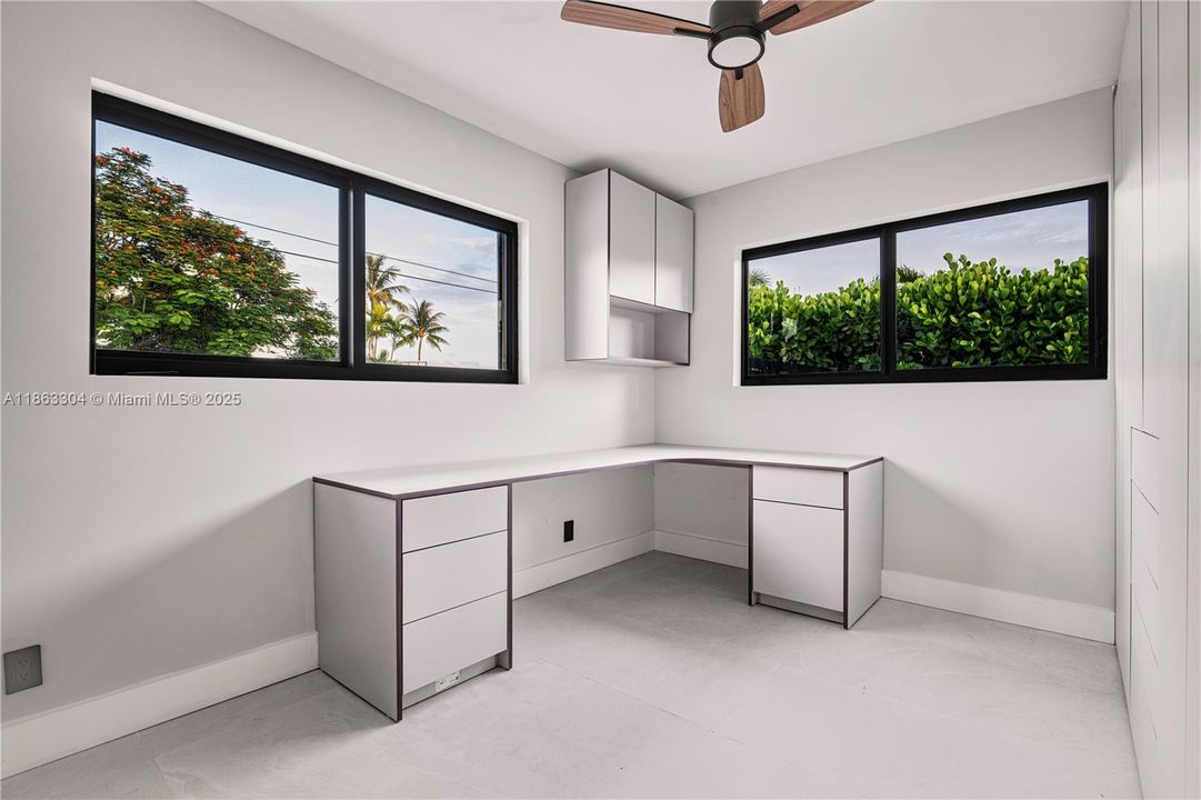 For Sale: $2,150,000 (5 beds, 3 baths, 2285 Square Feet)