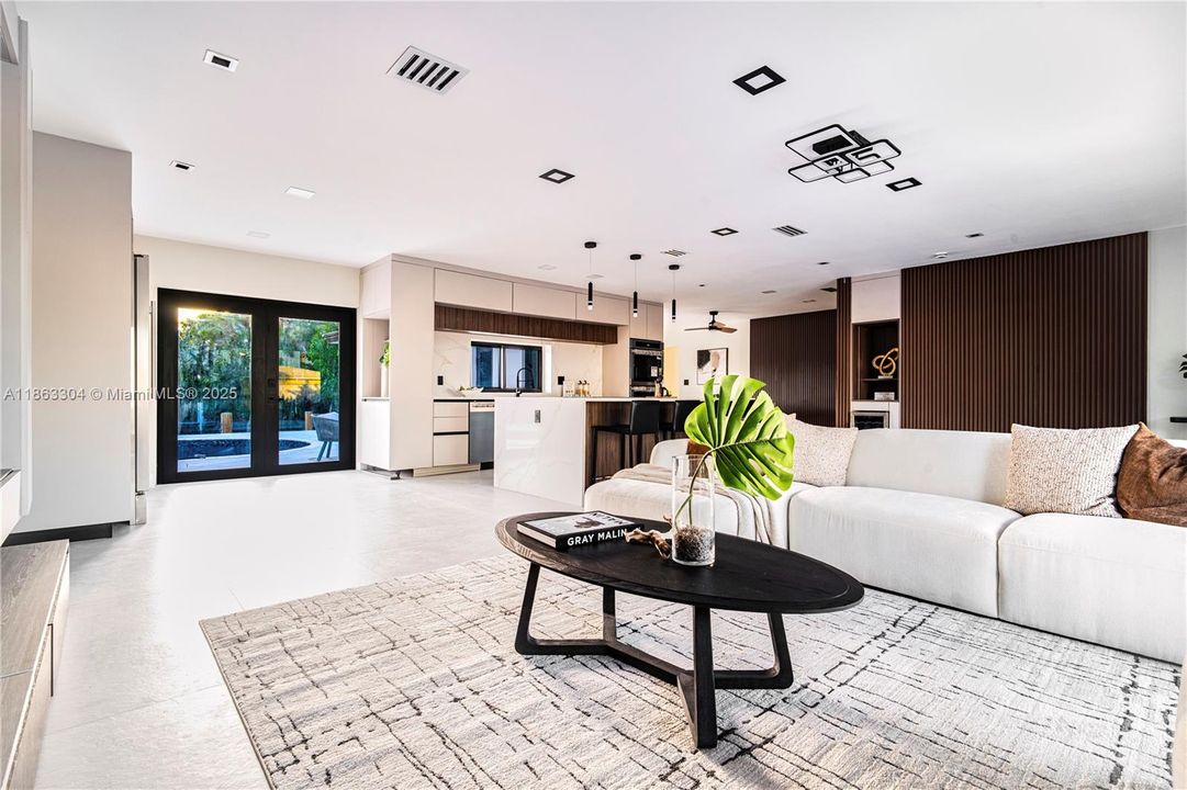 For Sale: $2,150,000 (5 beds, 3 baths, 2285 Square Feet)