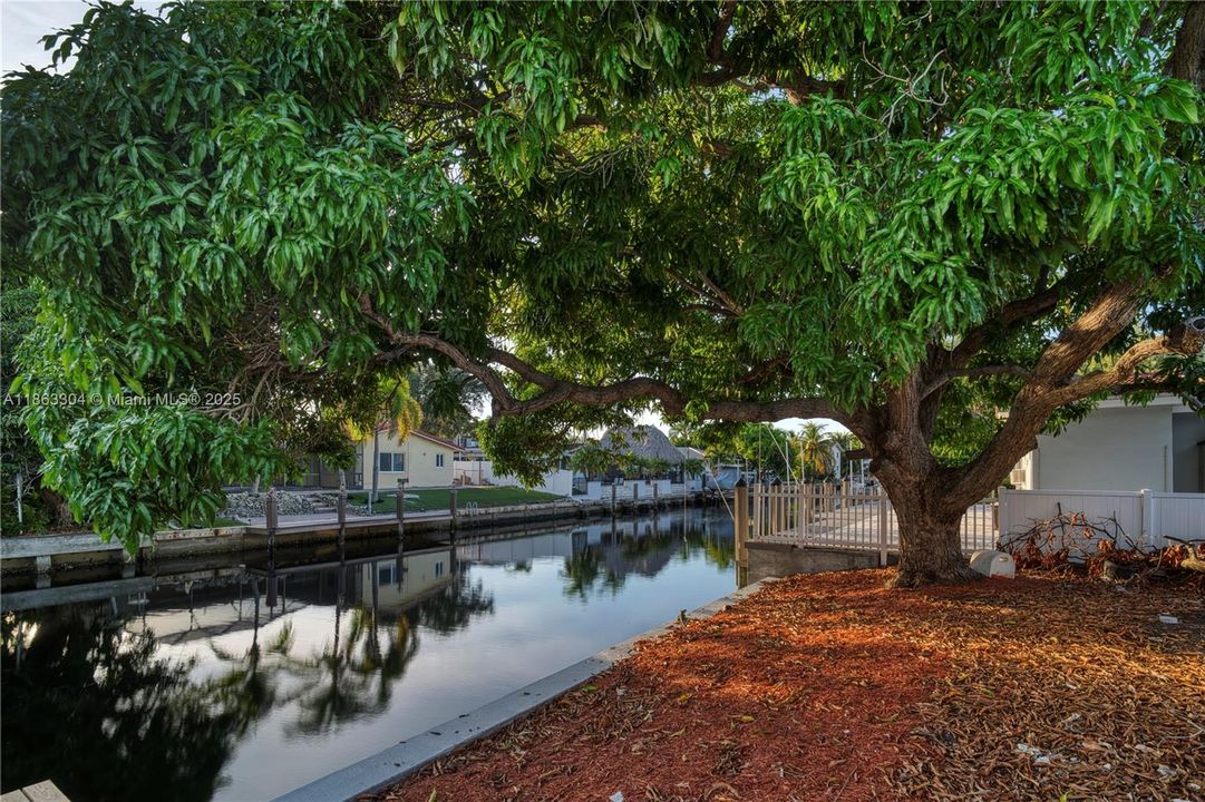 For Sale: $2,150,000 (5 beds, 3 baths, 2285 Square Feet)