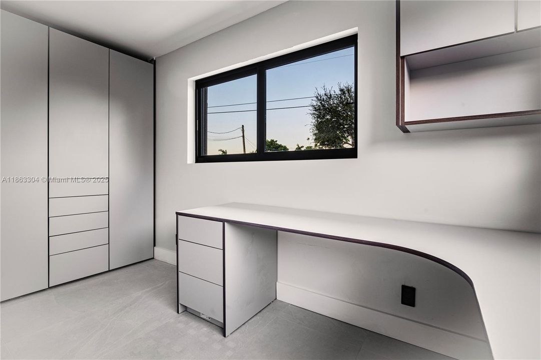 For Sale: $2,150,000 (5 beds, 3 baths, 2285 Square Feet)