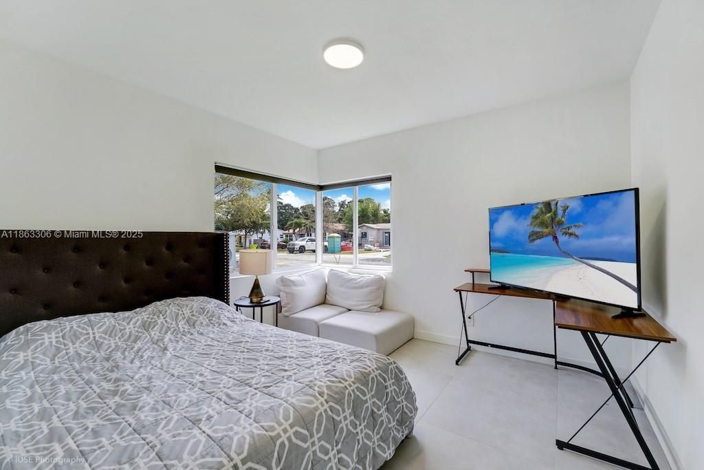 待售: $1,350,000 (3 贝兹, 2 浴室, 1663 平方英尺)