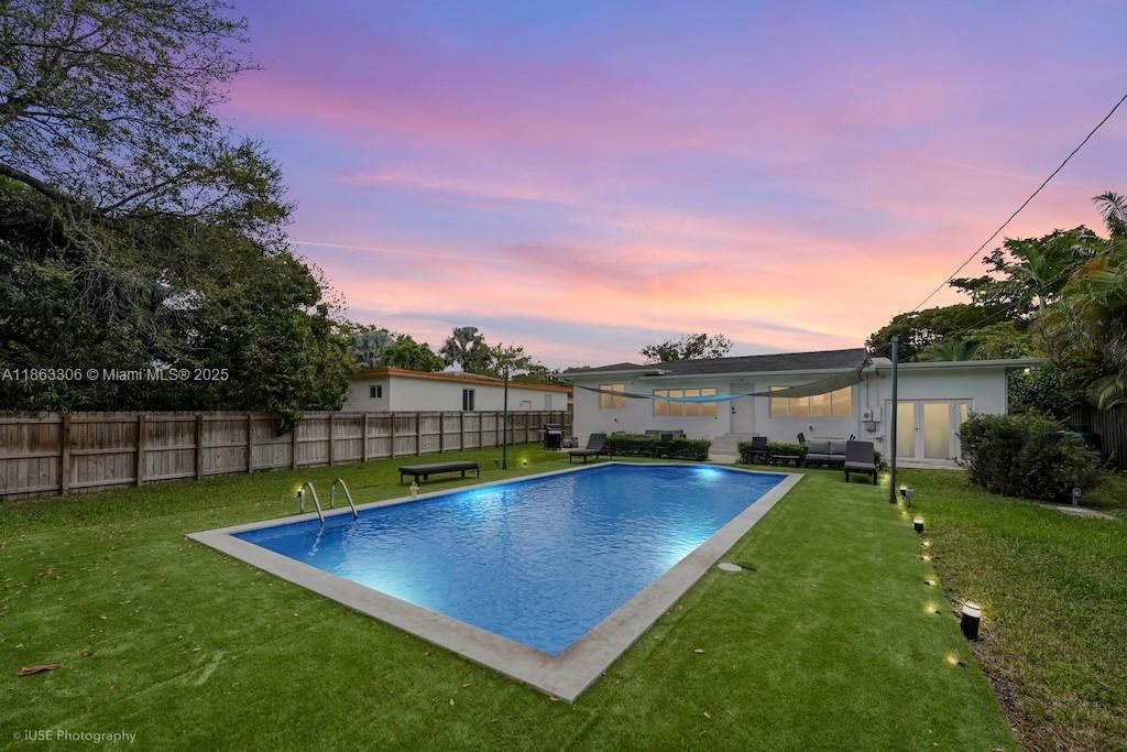 待售: $1,350,000 (3 贝兹, 2 浴室, 1663 平方英尺)