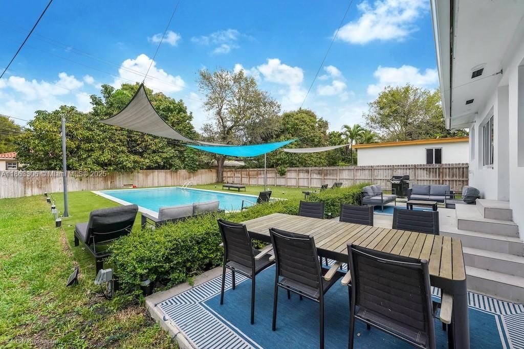 待售: $1,350,000 (3 贝兹, 2 浴室, 1663 平方英尺)