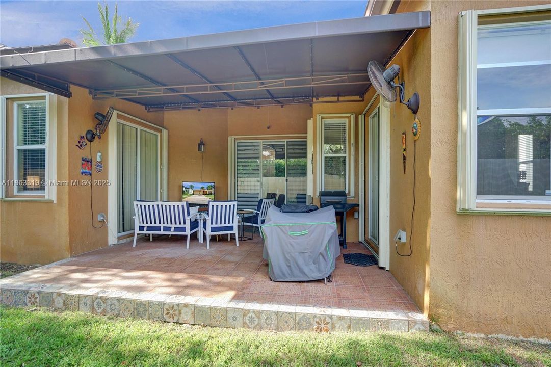 Active With Contract: $784,900 (4 beds, 2 baths, 2634 Square Feet)