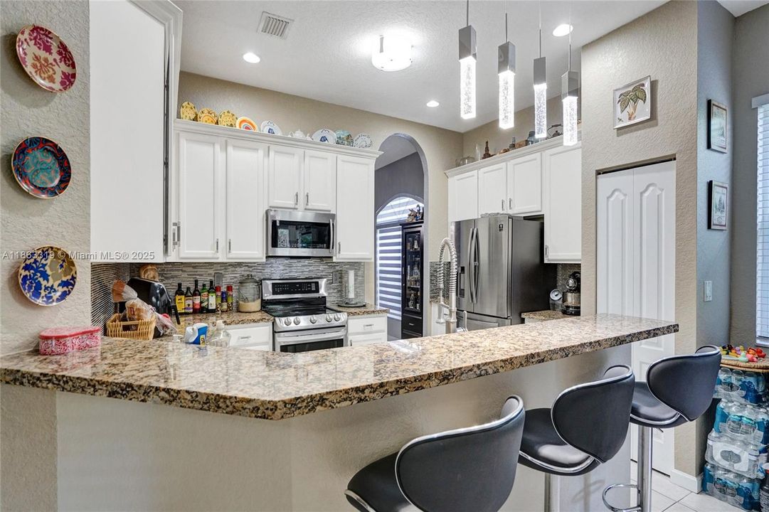 Active With Contract: $784,900 (4 beds, 2 baths, 2634 Square Feet)