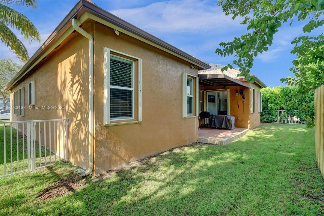 Active With Contract: $784,900 (4 beds, 2 baths, 2634 Square Feet)