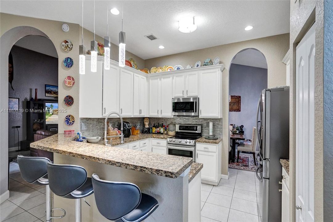 Active With Contract: $784,900 (4 beds, 2 baths, 2634 Square Feet)