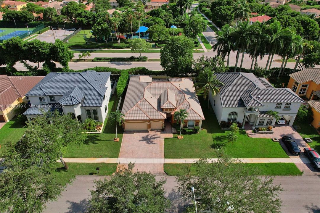 Active With Contract: $784,900 (4 beds, 2 baths, 2634 Square Feet)