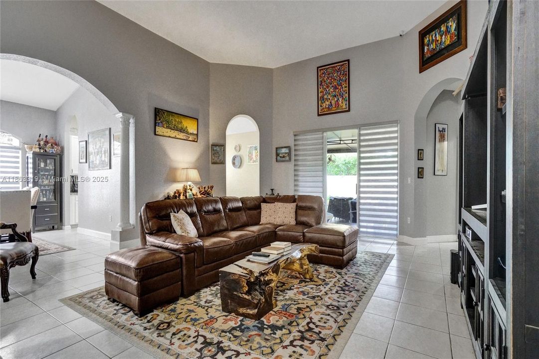 Active With Contract: $784,900 (4 beds, 2 baths, 2634 Square Feet)