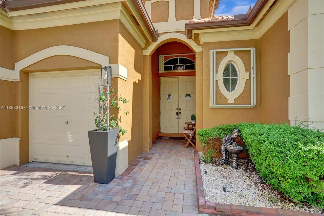 Active With Contract: $784,900 (4 beds, 2 baths, 2634 Square Feet)