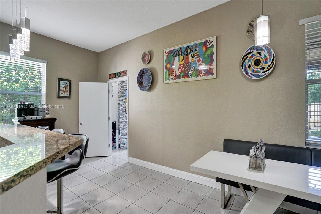 Active With Contract: $784,900 (4 beds, 2 baths, 2634 Square Feet)