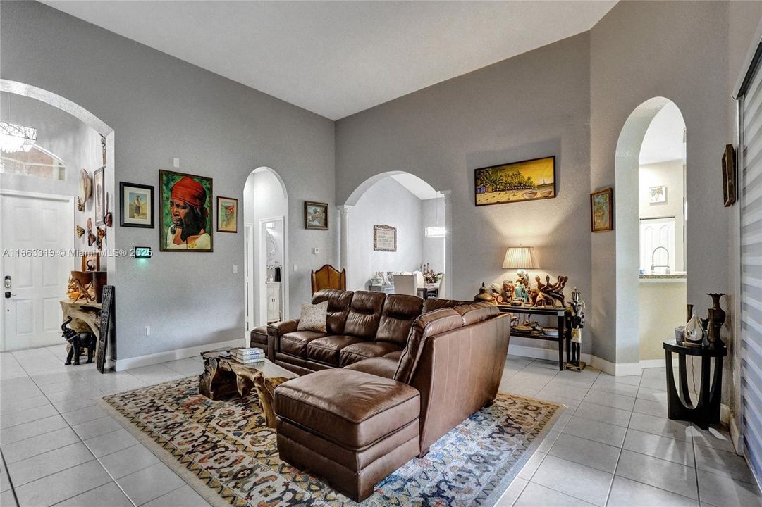 Active With Contract: $784,900 (4 beds, 2 baths, 2634 Square Feet)