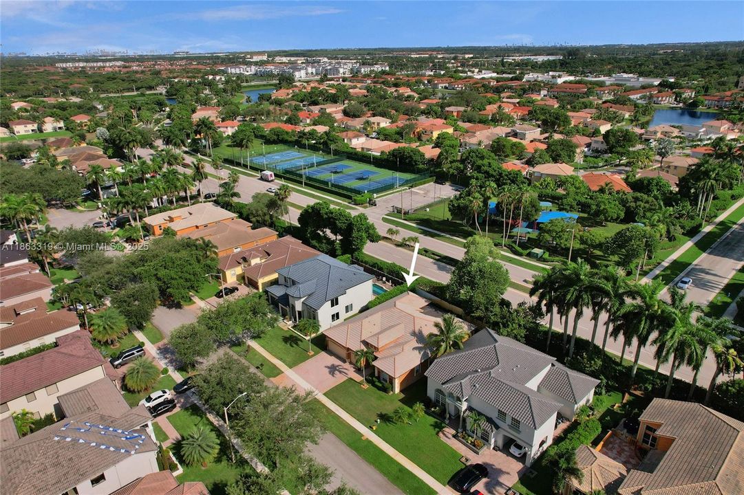 Active With Contract: $784,900 (4 beds, 2 baths, 2634 Square Feet)