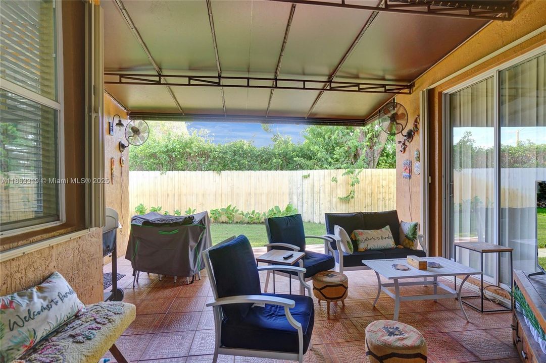 Active With Contract: $784,900 (4 beds, 2 baths, 2634 Square Feet)