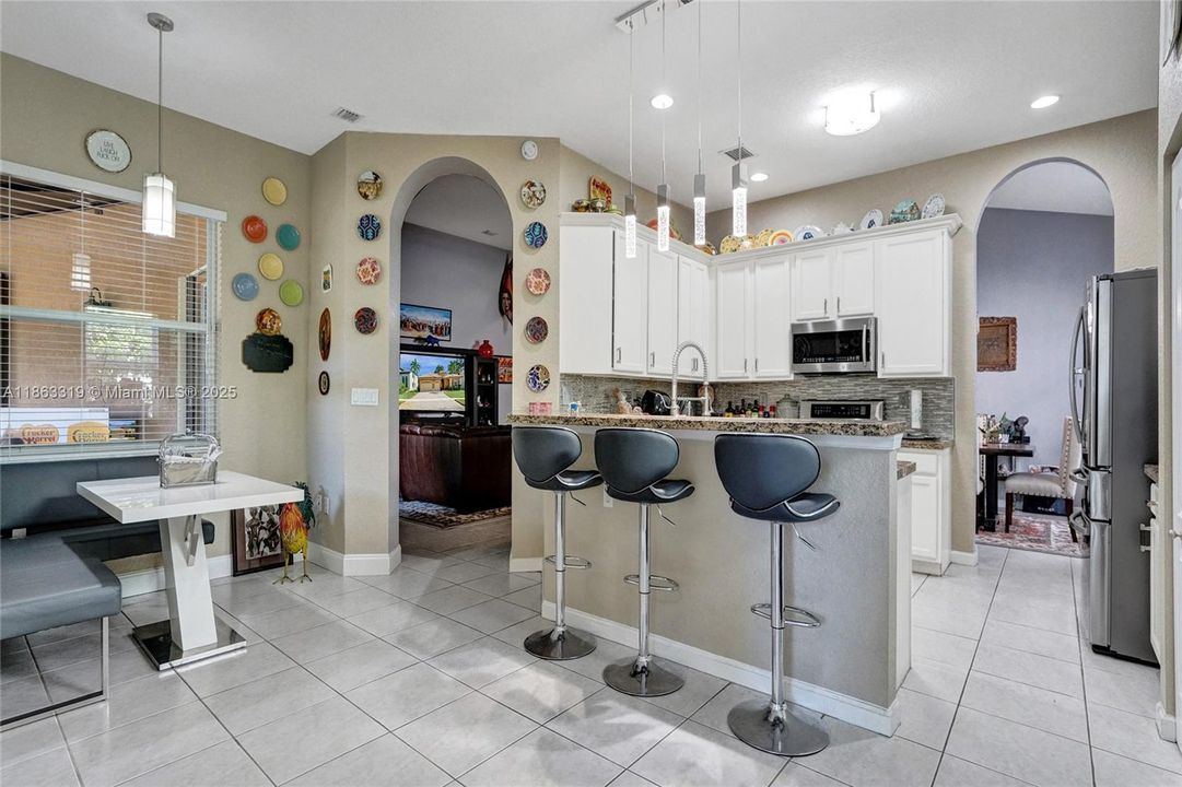 Active With Contract: $784,900 (4 beds, 2 baths, 2634 Square Feet)