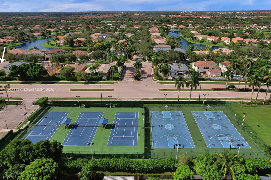 Active With Contract: $784,900 (4 beds, 2 baths, 2634 Square Feet)