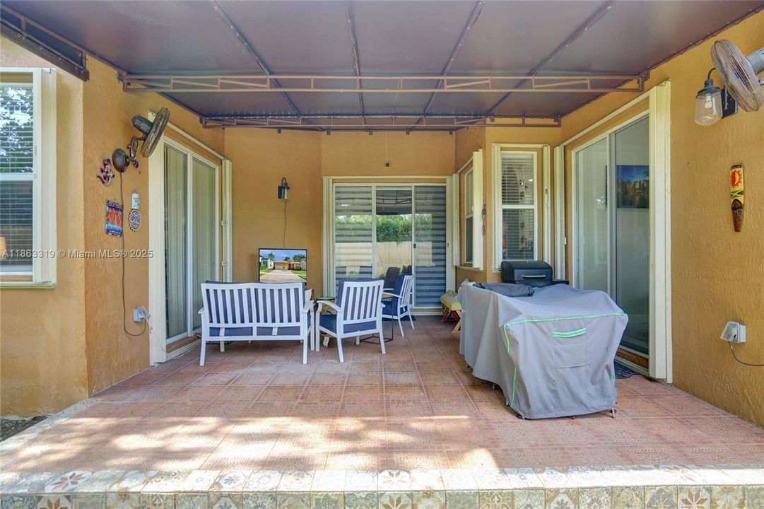 Active With Contract: $784,900 (4 beds, 2 baths, 2634 Square Feet)