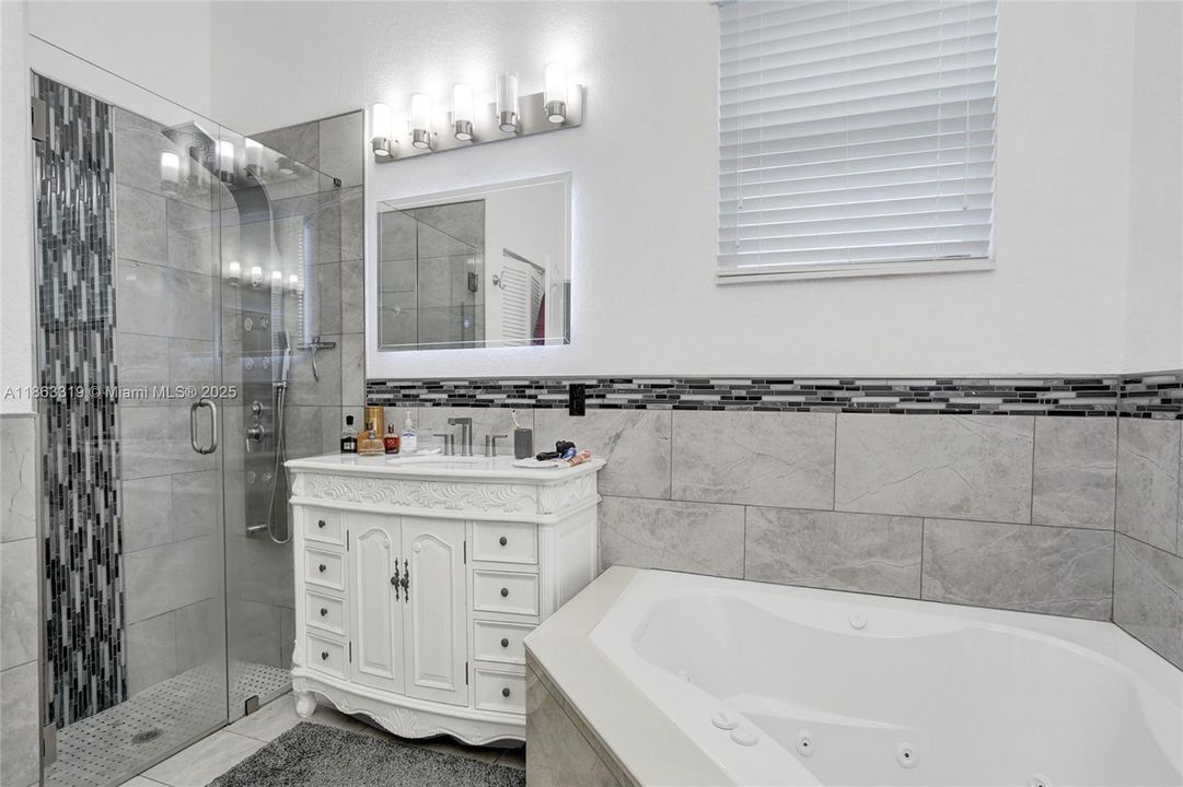 Active With Contract: $784,900 (4 beds, 2 baths, 2634 Square Feet)