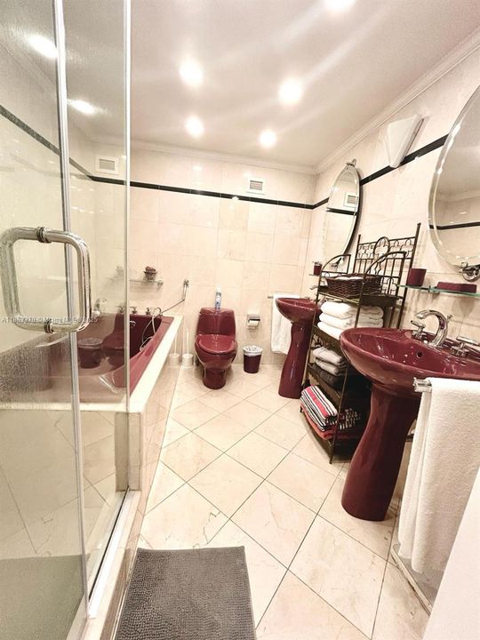 待售: $685,000 (1 贝兹, 1 浴室, 700 平方英尺)