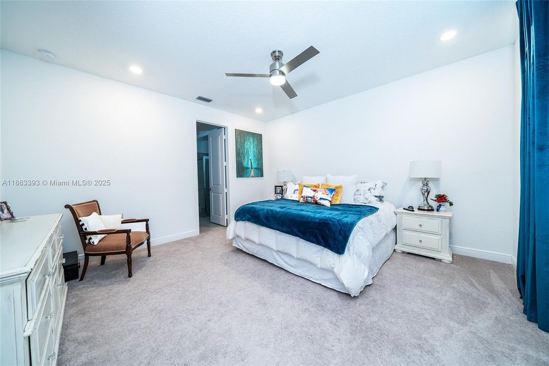 В аренду: $5,300 (4 спален, 3 ванн, 2179 Квадратных фут)