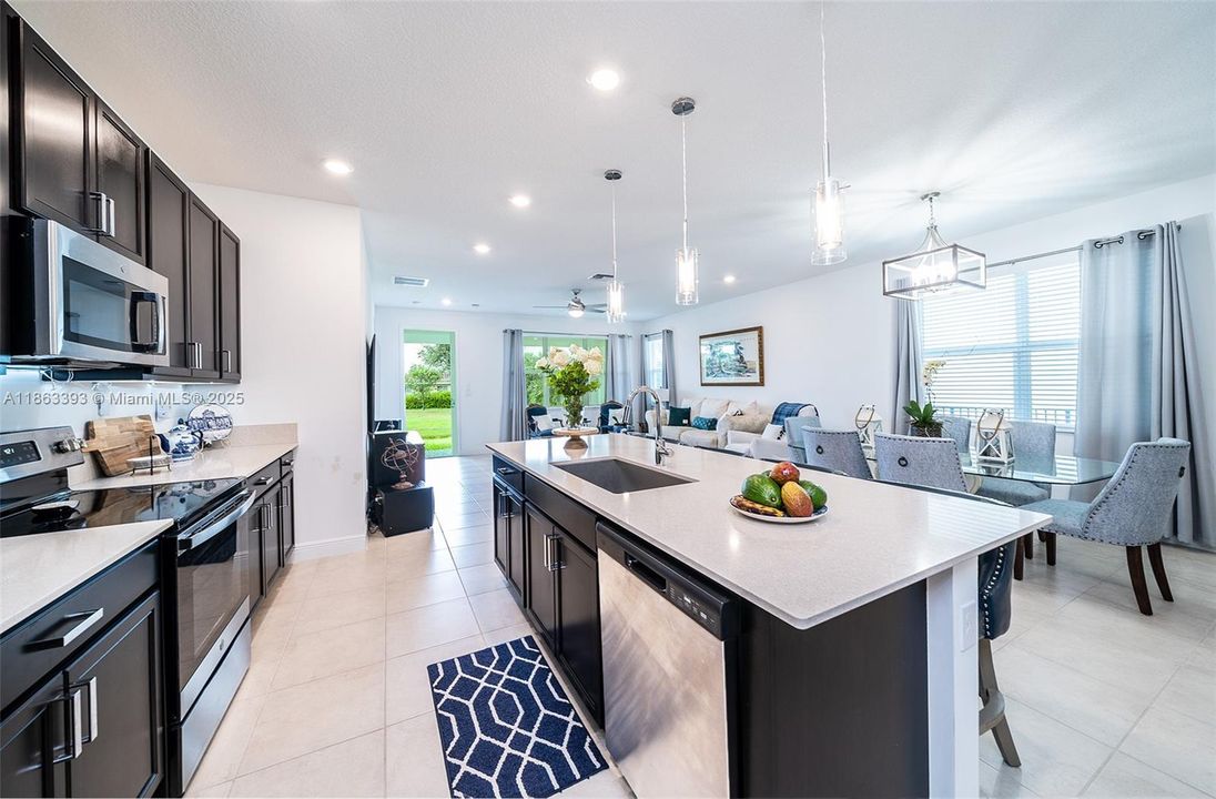 В аренду: $5,300 (4 спален, 3 ванн, 2179 Квадратных фут)