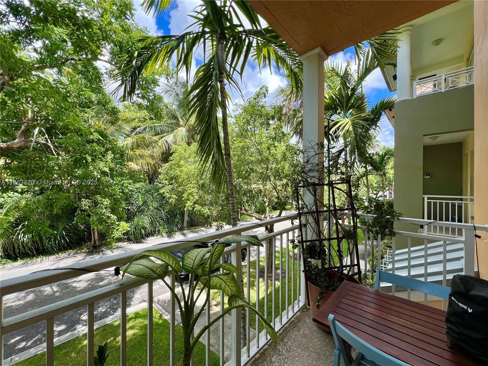 合同活跃: $2,950 (2 贝兹, 2 浴室, 1679 平方英尺)