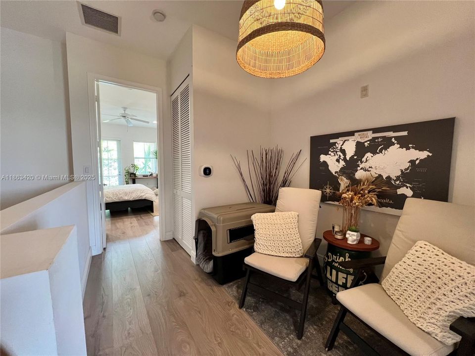 合同活跃: $2,950 (2 贝兹, 2 浴室, 1679 平方英尺)