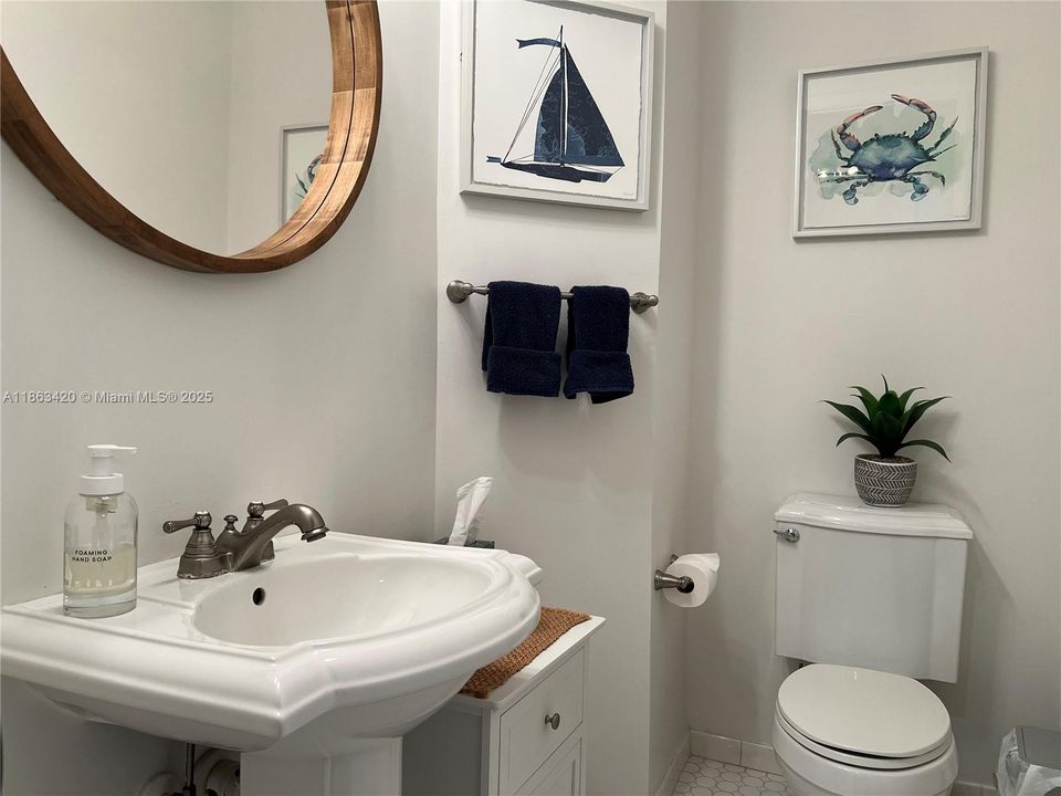 合同活跃: $2,950 (2 贝兹, 2 浴室, 1679 平方英尺)