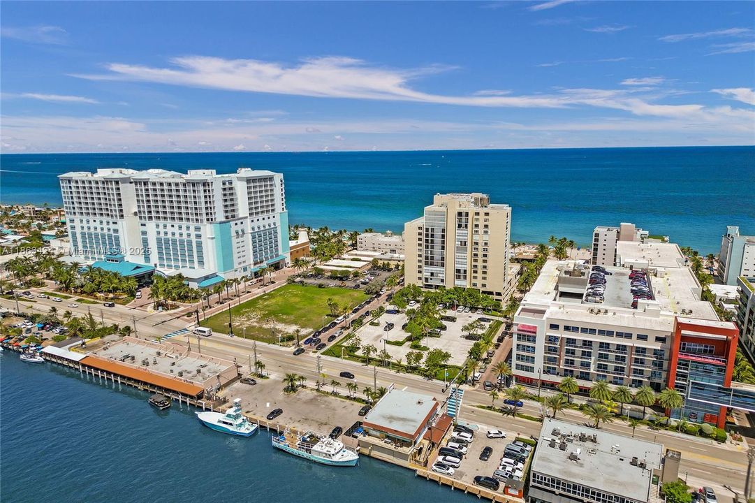 Под контрактом: $339,000 (1 спален, 1 ванн, 830 Квадратных фут)