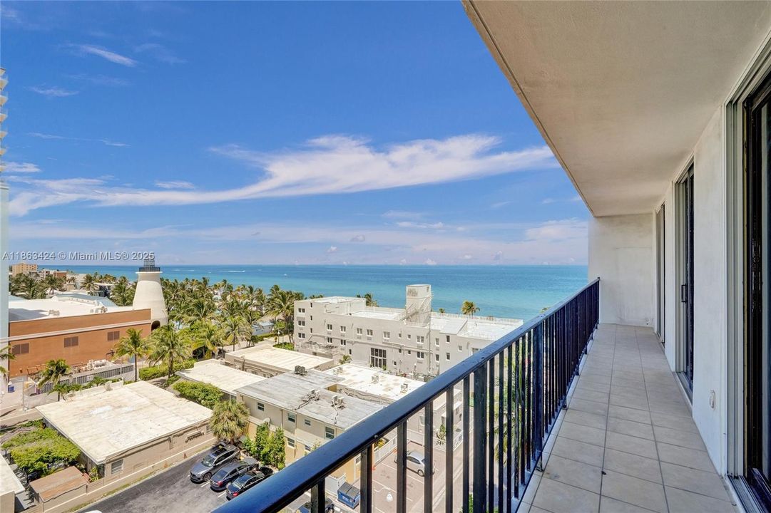 Под контрактом: $339,000 (1 спален, 1 ванн, 830 Квадратных фут)