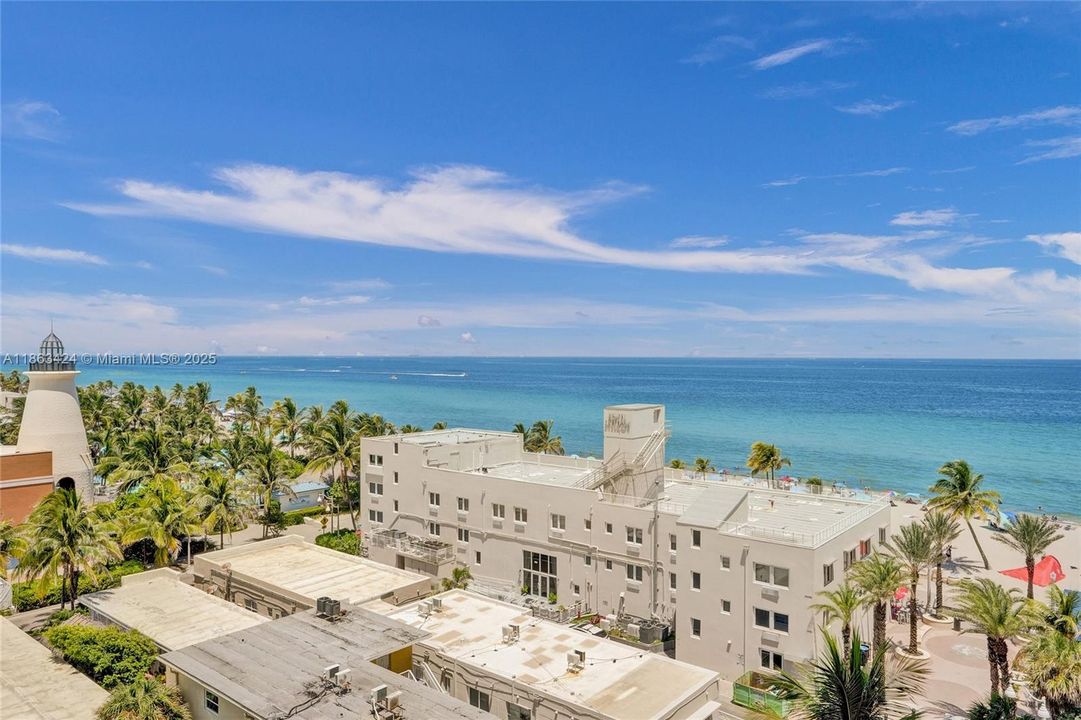 Под контрактом: $339,000 (1 спален, 1 ванн, 830 Квадратных фут)