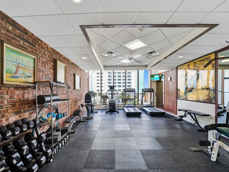 Под контрактом: $339,000 (1 спален, 1 ванн, 830 Квадратных фут)