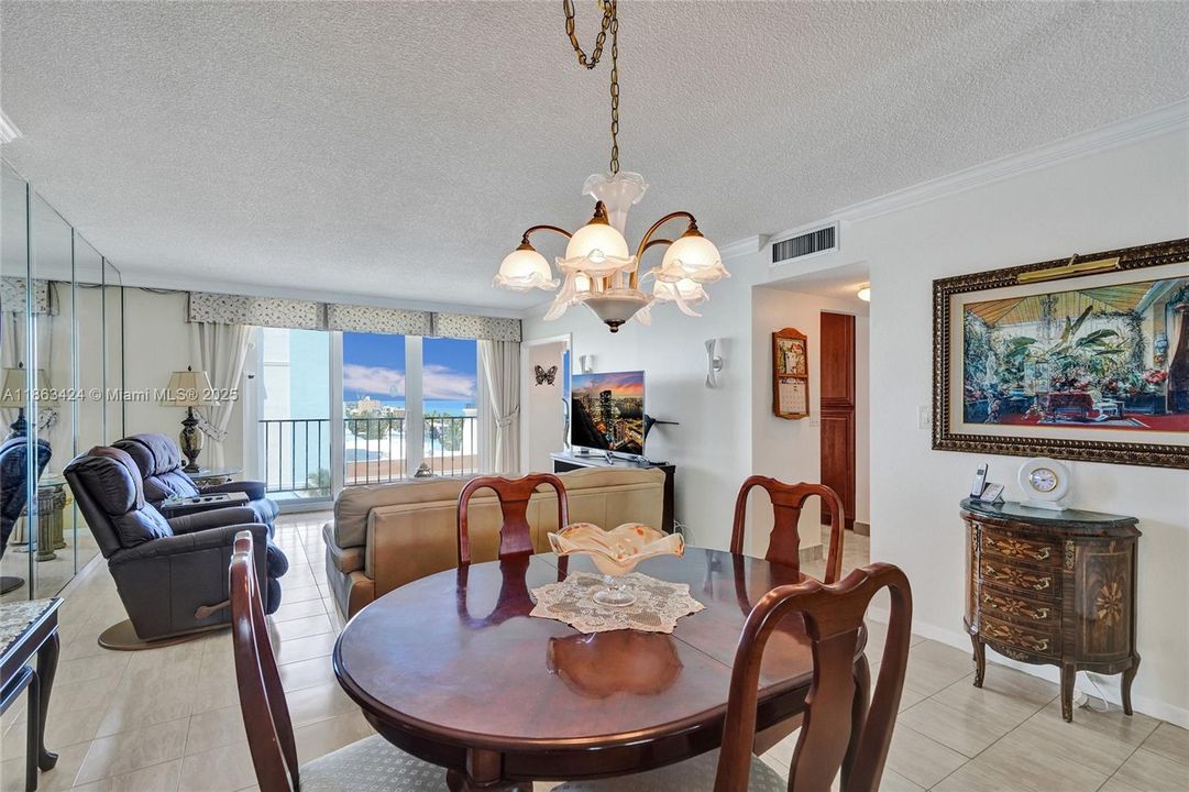 Под контрактом: $339,000 (1 спален, 1 ванн, 830 Квадратных фут)