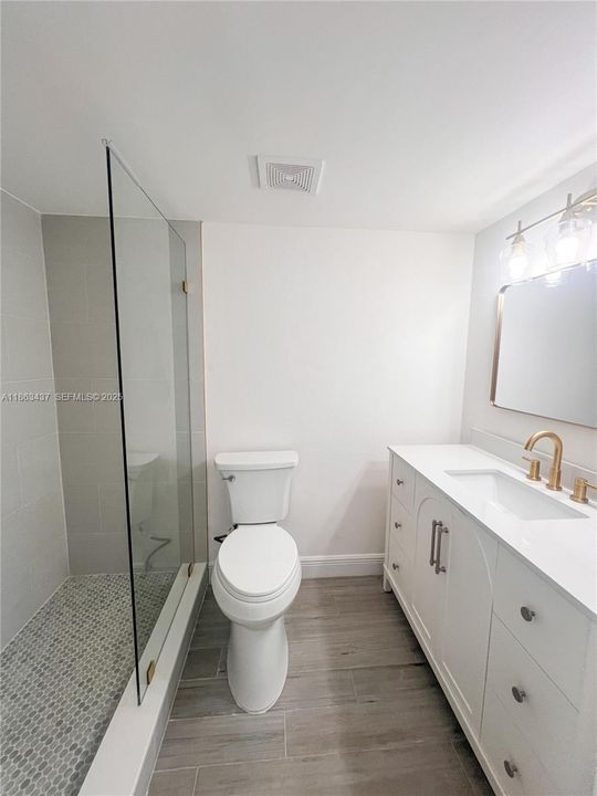 For Sale: $437,777 (2 beds, 2 baths, 925 Square Feet)