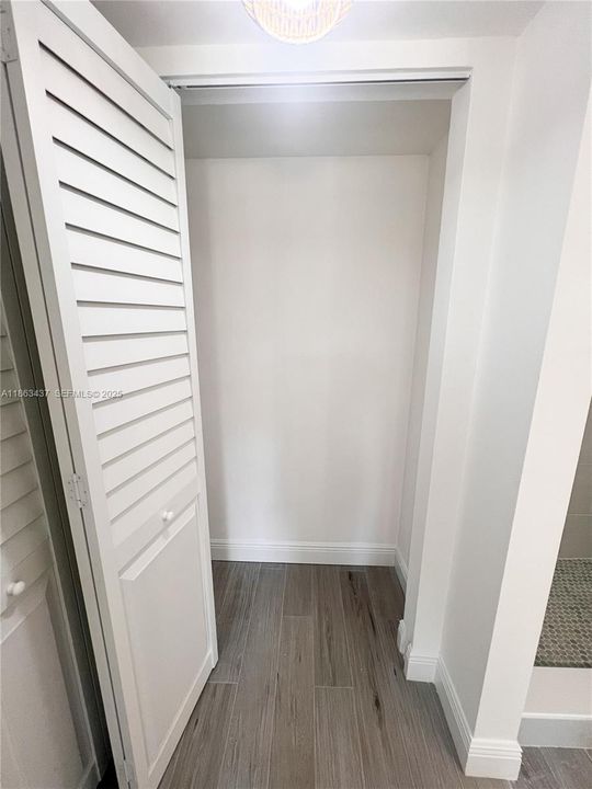 For Sale: $437,777 (2 beds, 2 baths, 925 Square Feet)