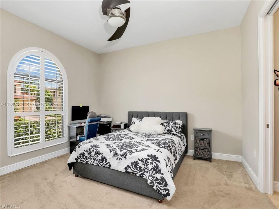 For Sale: $515,000 (3 beds, 3 baths, 2115 Square Feet)