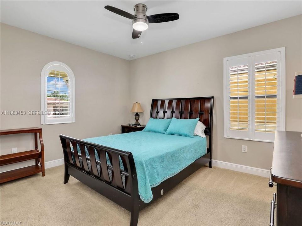 For Sale: $515,000 (3 beds, 3 baths, 2115 Square Feet)