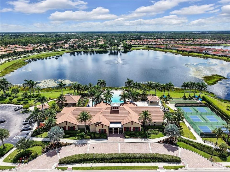 For Sale: $515,000 (3 beds, 3 baths, 2115 Square Feet)