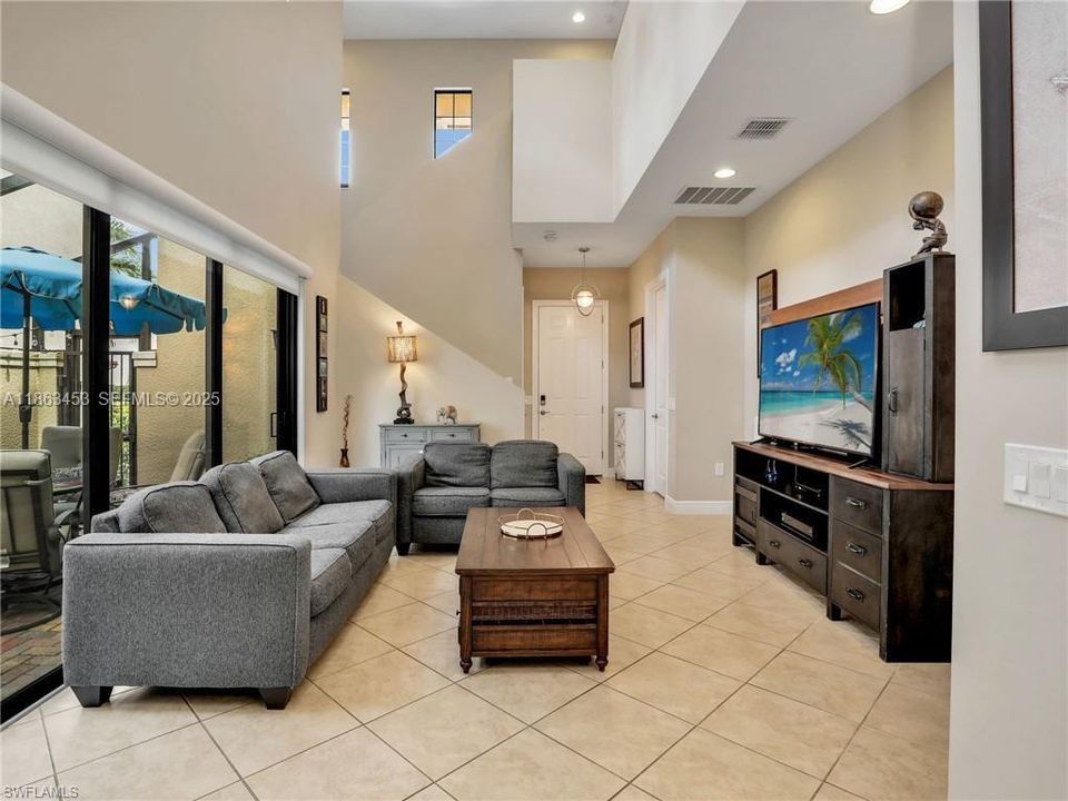 For Sale: $515,000 (3 beds, 3 baths, 2115 Square Feet)