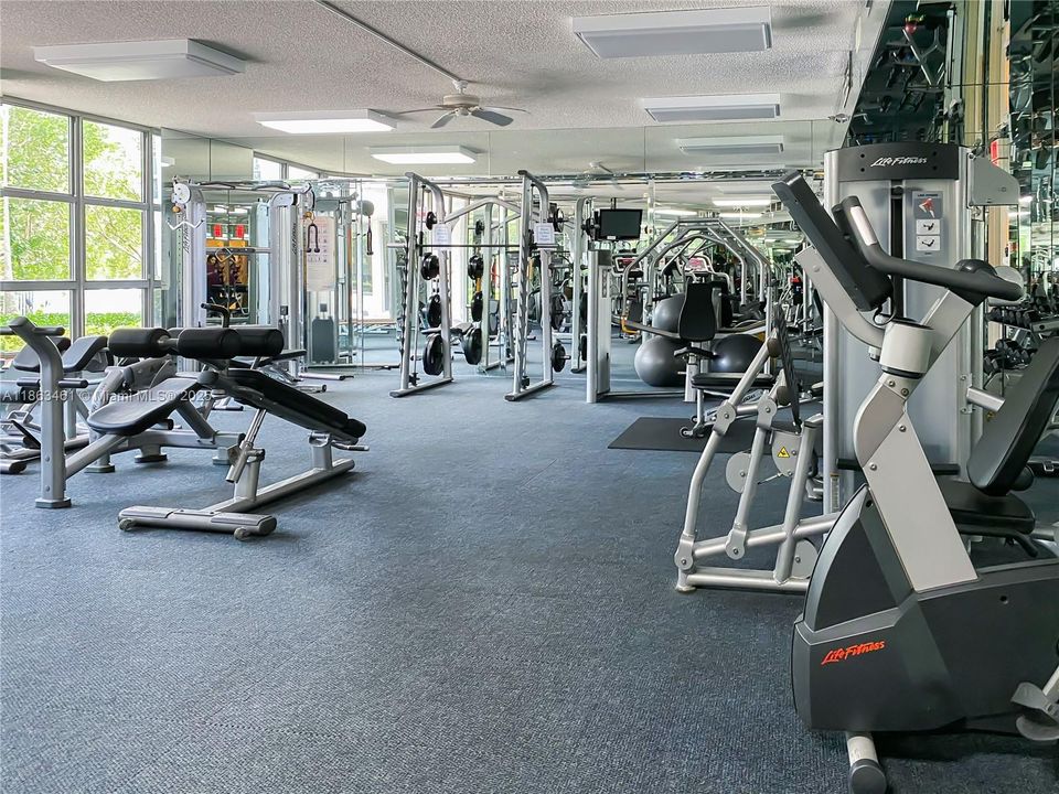 待售: $450,000 (2 贝兹, 2 浴室, 1181 平方英尺)