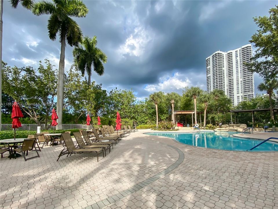 待售: $450,000 (2 贝兹, 2 浴室, 1181 平方英尺)