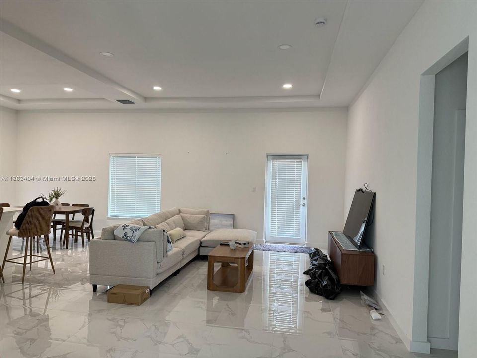 В аренду: $2,950 (3 спален, 2 ванн, 0 Квадратных фут)