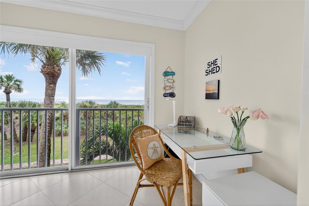 Ocean view Master bedroom Pic 3