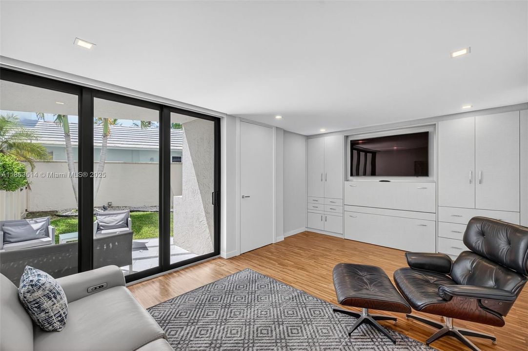 For Sale: $1,993,000 (3 beds, 3 baths, 2844 Square Feet)