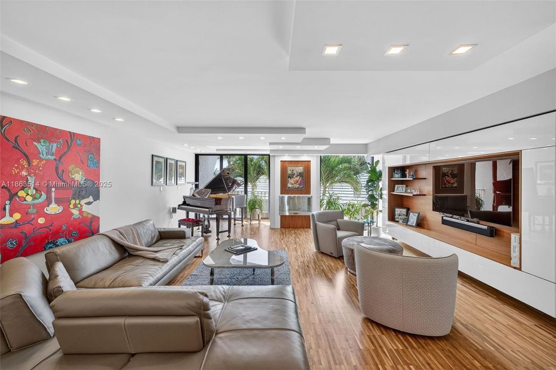 For Sale: $1,993,000 (3 beds, 3 baths, 2844 Square Feet)