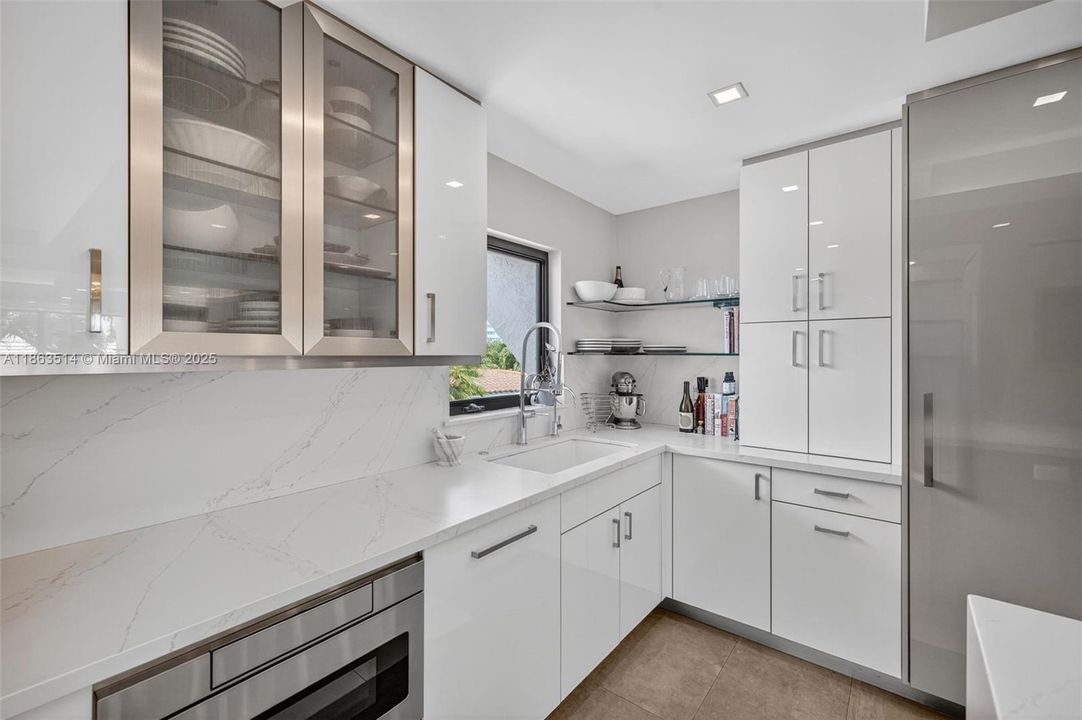 For Sale: $1,993,000 (3 beds, 3 baths, 2844 Square Feet)