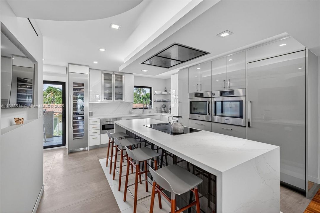 For Sale: $1,993,000 (3 beds, 3 baths, 2844 Square Feet)